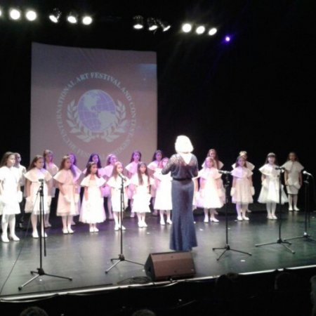 Поздравляем концертный хор младших классов ДМШИ №10